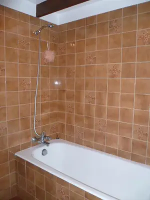 Salle de bains dans l'établissement P'ty gîte de Bréharadec