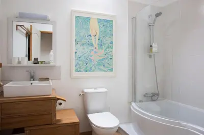 Salle de bains dans l'établissement La Colline des Renards