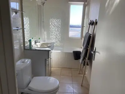 Salle de bains dans l'établissement L améthystes