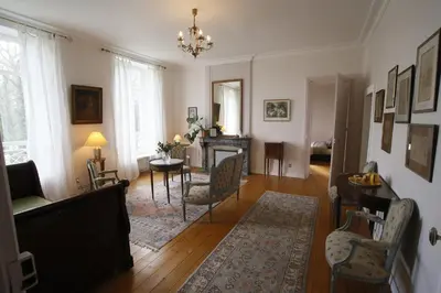 Télévision ou salle de divertissement dans l'établissement Château de Penfrat