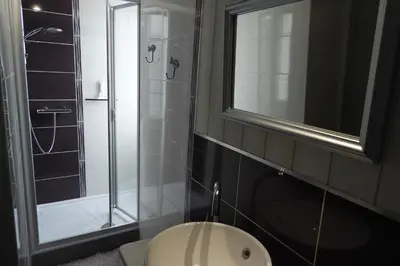 Salle de bains dans l'établissement les volets bleus