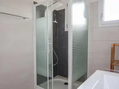 Salle de bains dans l'établissement Holiday Home Reve de Mer by Interhome