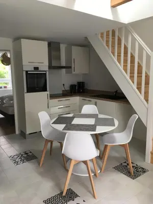 Cuisine ou kitchenette dans l'établissement LA VILLE A LA MER N°3