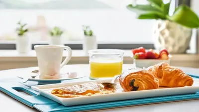 Options de petit-déjeuner proposées aux clients de l'établissement Pavillon de la plage