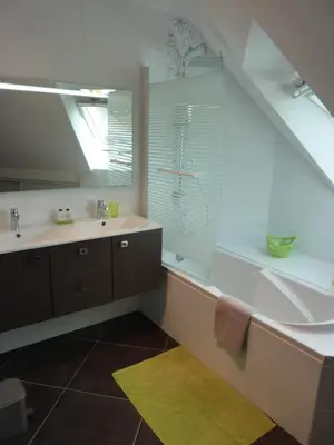 Salle de bains dans l'établissement brest chambres d'hôtes