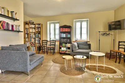 Bibliothèque dans la maison de vacances