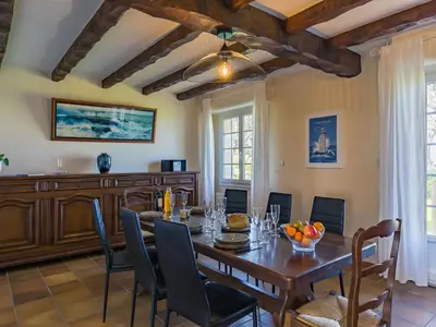 Boissons dans l'établissement Holiday Home Saint Gonvel by Interhome