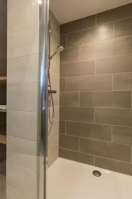 Salle de bains dans l'établissement Holiday Home Saint Gonvel by Interhome