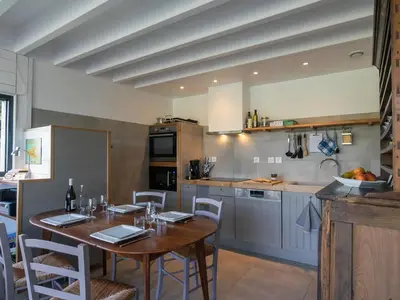 Cuisine ou kitchenette dans l'établissement Chalet L'Atelier by Interhome