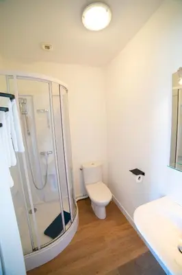 Salle de bains dans l'établissement Hôtel Restaurant La Maison