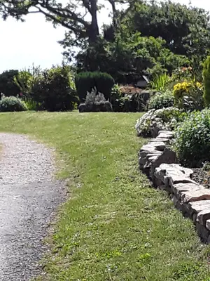 Jardin de l'établissement Location Keransignour