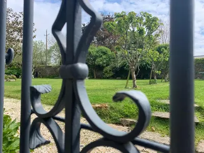 Jardin de l'établissement Gîtes Le Bout du Monde