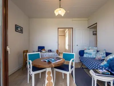 Coin salon dans l'établissement Holiday Home Kereol by Interhome
