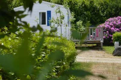 Jardin de l'établissement Camping de la Baie de Térénez