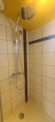 Salle de bains dans l'établissement Traezh Gwenn
