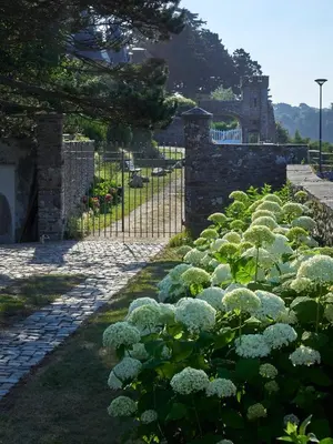 Jardin de l'établissement Les Galets Blancs