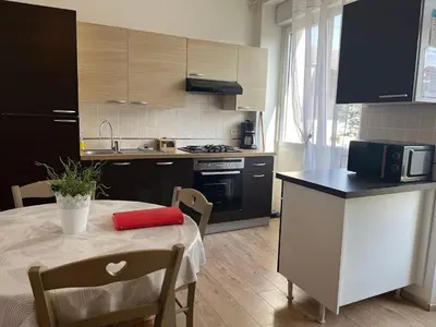 Cuisine ou kitchenette dans l'établissement le gîte de Léon