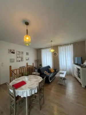 Télévision ou salle de divertissement dans l'établissement le gîte de Léon