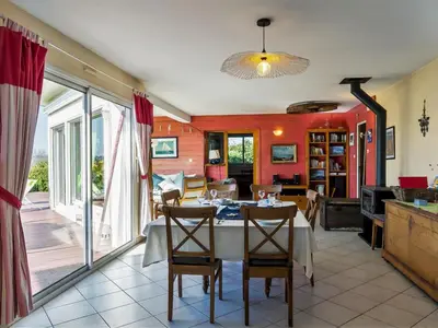 Télévision ou salle de divertissement dans l'établissement Holiday Home Villa Panorama Mer by Interhome