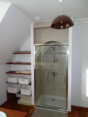 Salle de bains dans l'établissement Roch'ar piguet