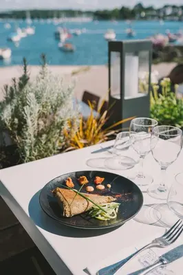 Nourriture dans l'hôtel ou à proximité