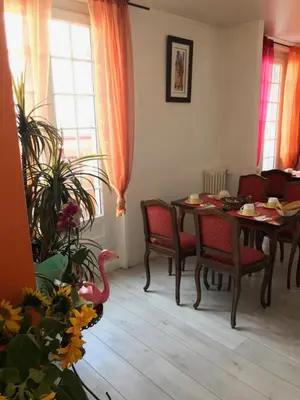 Coin salon dans l'établissement Hotel Kelig
