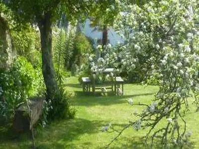 Jardin de l'établissement Chambres de la Ville d'Ys