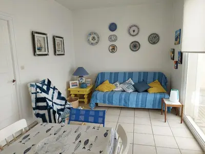 Coin salon dans l'établissement Fisherman's House in Brittany by the Sea
