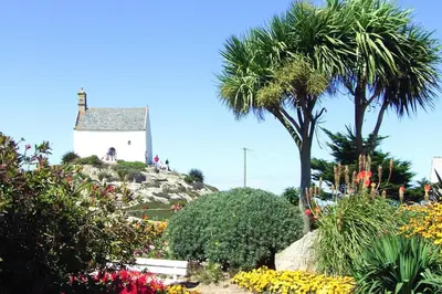 Jardin de l'établissement Fisherman's House in Brittany by the Sea