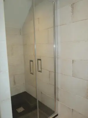 Salle de bains dans l'établissement TY LOUISETTE