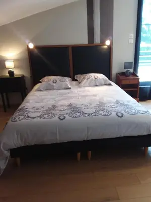 Un ou plusieurs lits dans un hébergement de l'établissement Contemporary Villa of Kerseal