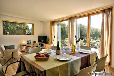 Télévision ou salle de divertissement dans l'établissement Gîte Les Roseaux