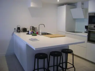 Cuisine ou kitchenette dans l'établissement Corniche II - Très Lumineux - Vue Mer Exceptionnelle et plages !!! wir sprechen flieben deutsch, we speak English