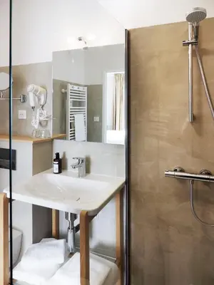 Salle de bains dans l'établissement Le Roc'h Ar Mor