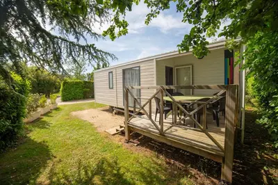 Jardin de l'établissement Camping De La Plage Bénodet - 400 mètres de La Plage