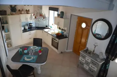 Cuisine ou kitchenette dans l'établissement Le Clos des Agapanthes