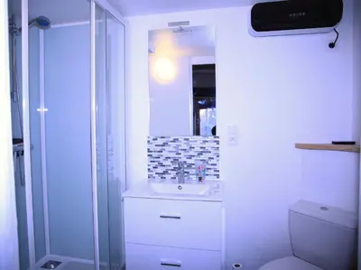 Salle de bains dans l'établissement Au ptit gîte