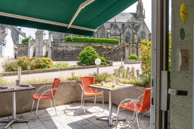 Jardin de l'établissement Logis Auberge Saint Thégonnec & son Restaurant