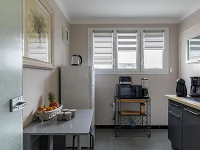 Cuisine ou kitchenette dans l'établissement Apartment Les Glénans by Interhome