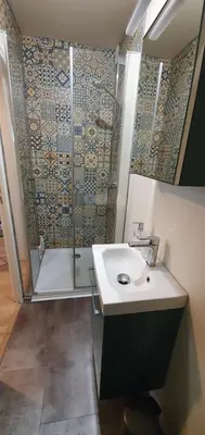 Salle de bains dans l'établissement Appartement Studio Prieuré