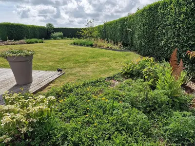 Jardin de l'établissement Holiday Home in Plougasnou near Sandy Beach