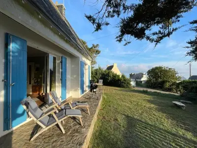 Jardin de l'établissement Holiday Home in Plozévet near Beaches