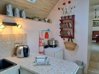 Cuisine ou kitchenette dans l'établissement Stone House in Brittany near the Sea