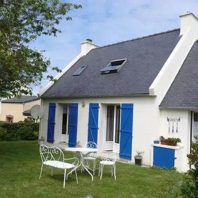 Holiday Home in Treompan near Sandy Beaches