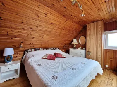 Un ou plusieurs lits dans un hébergement de l'établissement Holiday Home Locquirec with Stunning Sea View