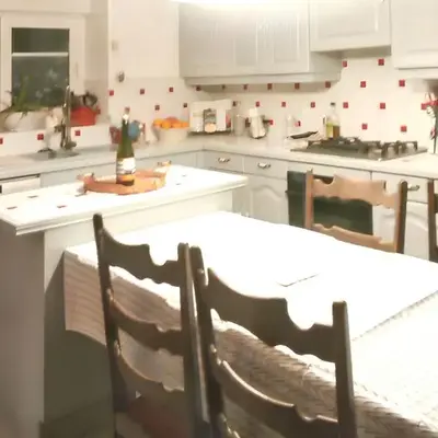 Maison de charme à Primelin avec jardin et parking privé