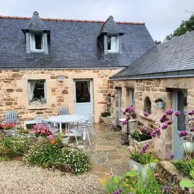 Maison accueillante à Cléden-Cap-Sizun avec jardin clos