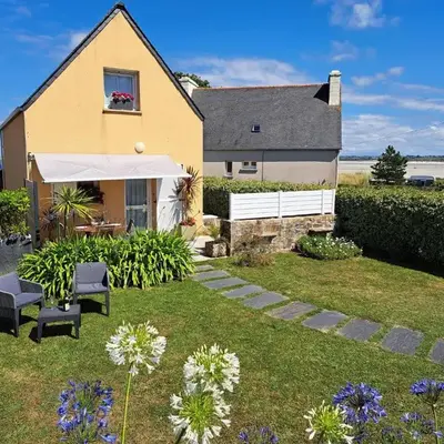 Cottage in Plouneour-Trez with Sea View