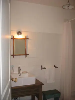 Salle de bains dans l'établissement Les jardins du vivier