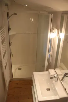 Salle de bains dans l'établissement Maison Kador